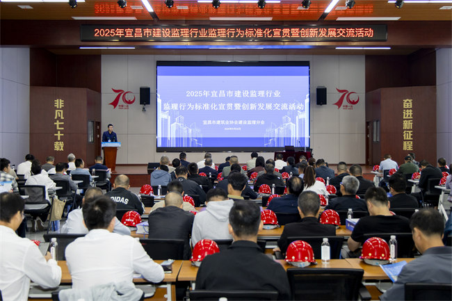 �˲��м�����ҵ������Ϊ��׼�������ߴ��·�չ�����Բ���ٰ�